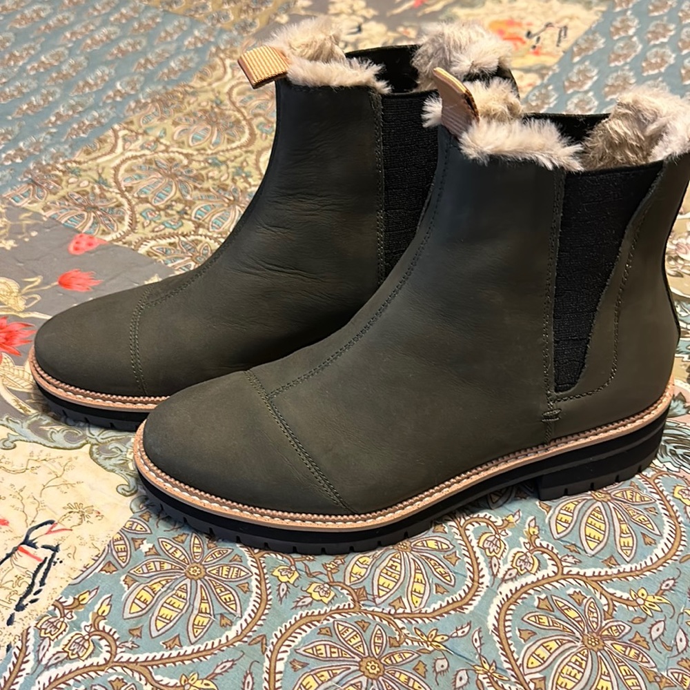 Toms Boots only worn once just not for me. Very comfortable!